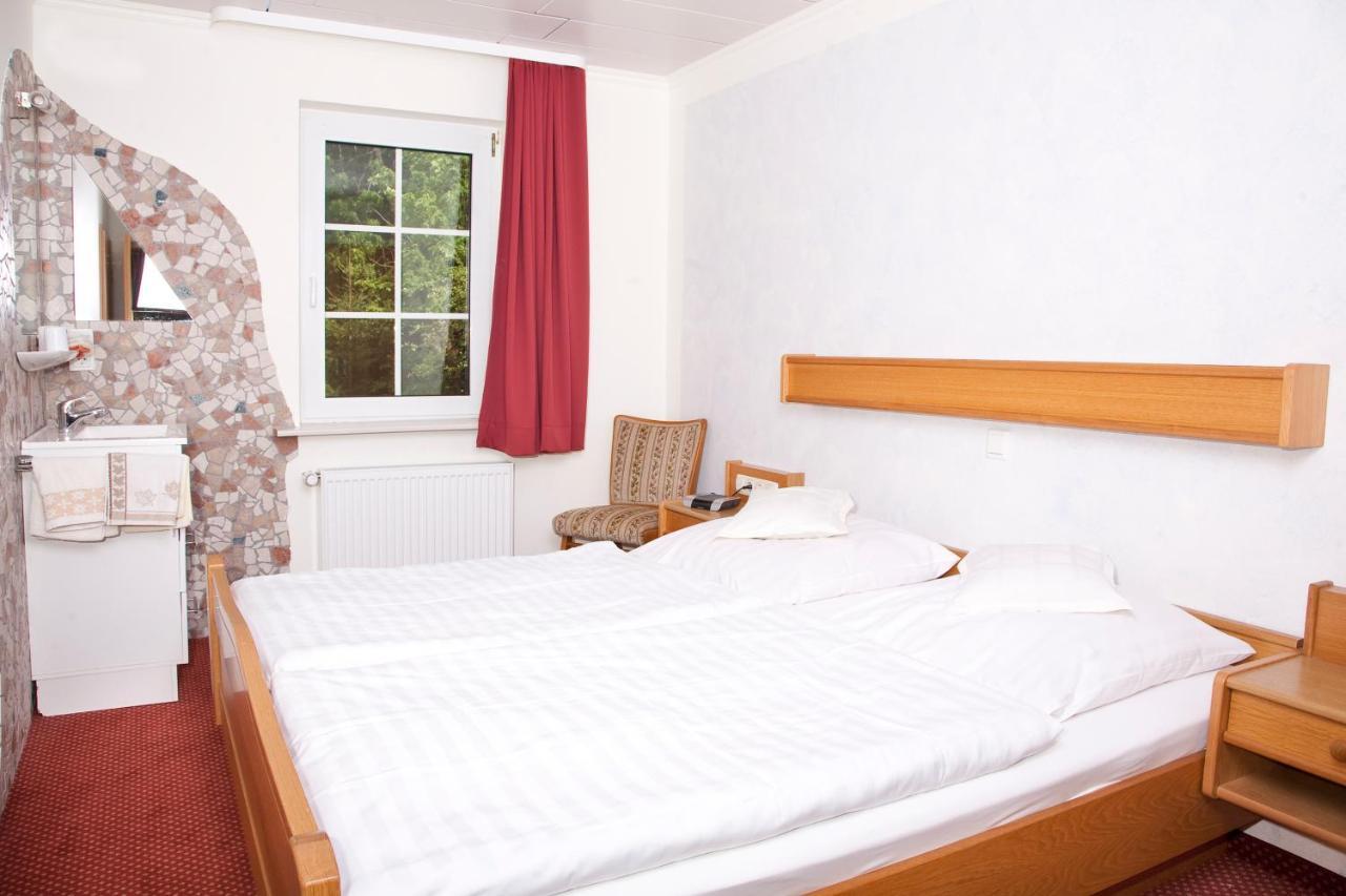 וילינגן Hotel Sauerlaender Hof מראה חיצוני תמונה