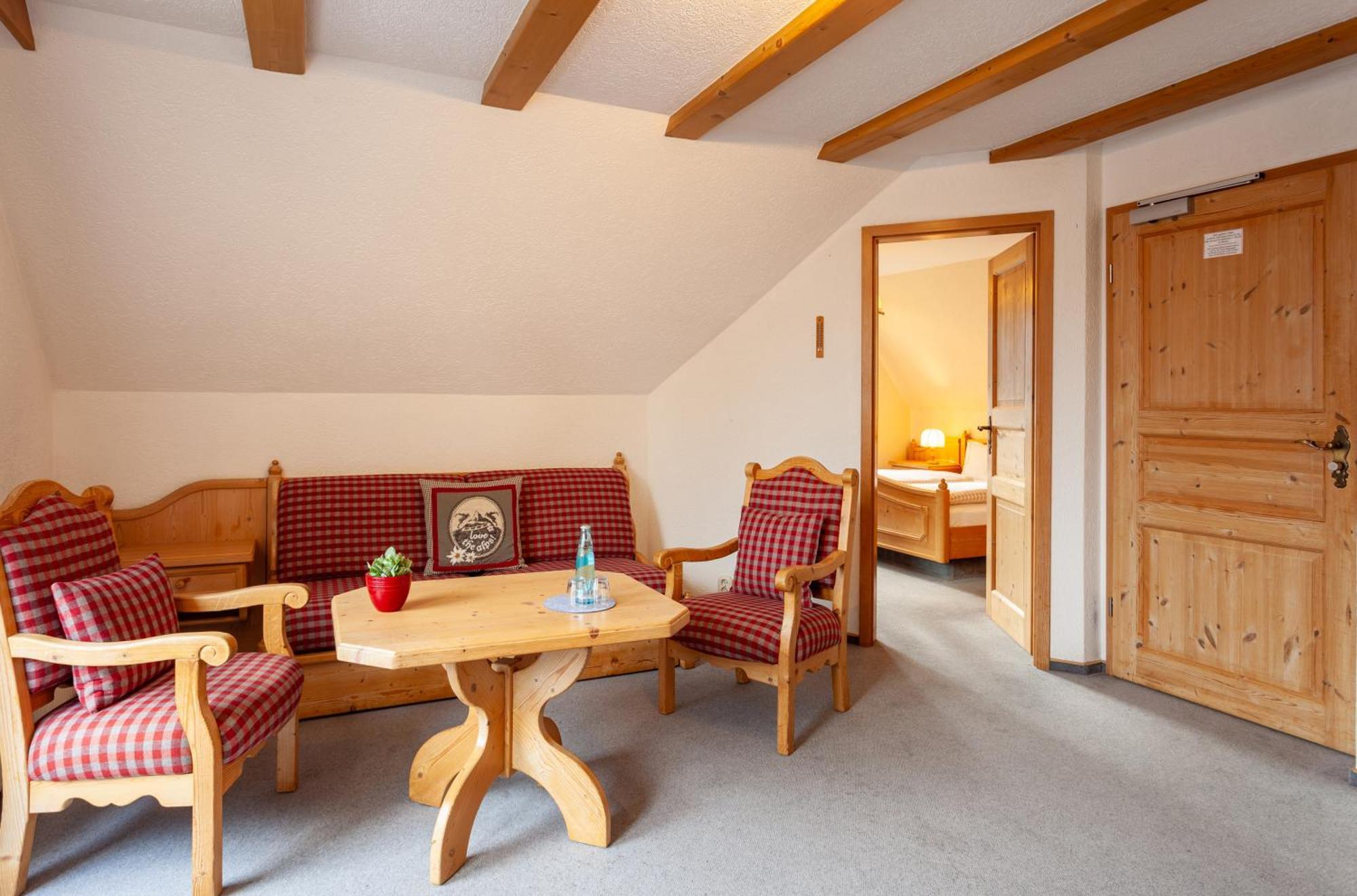 וילינגן Hotel Sauerlaender Hof מראה חיצוני תמונה