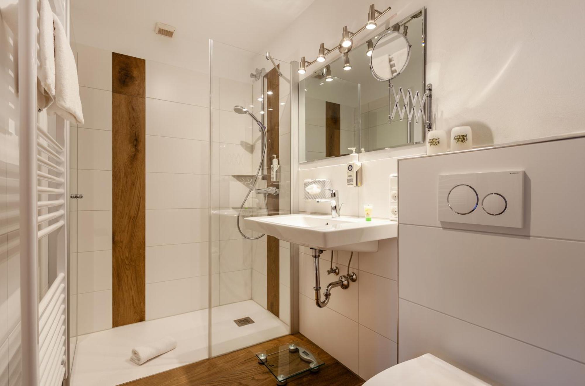 וילינגן Hotel Sauerlaender Hof מראה חיצוני תמונה