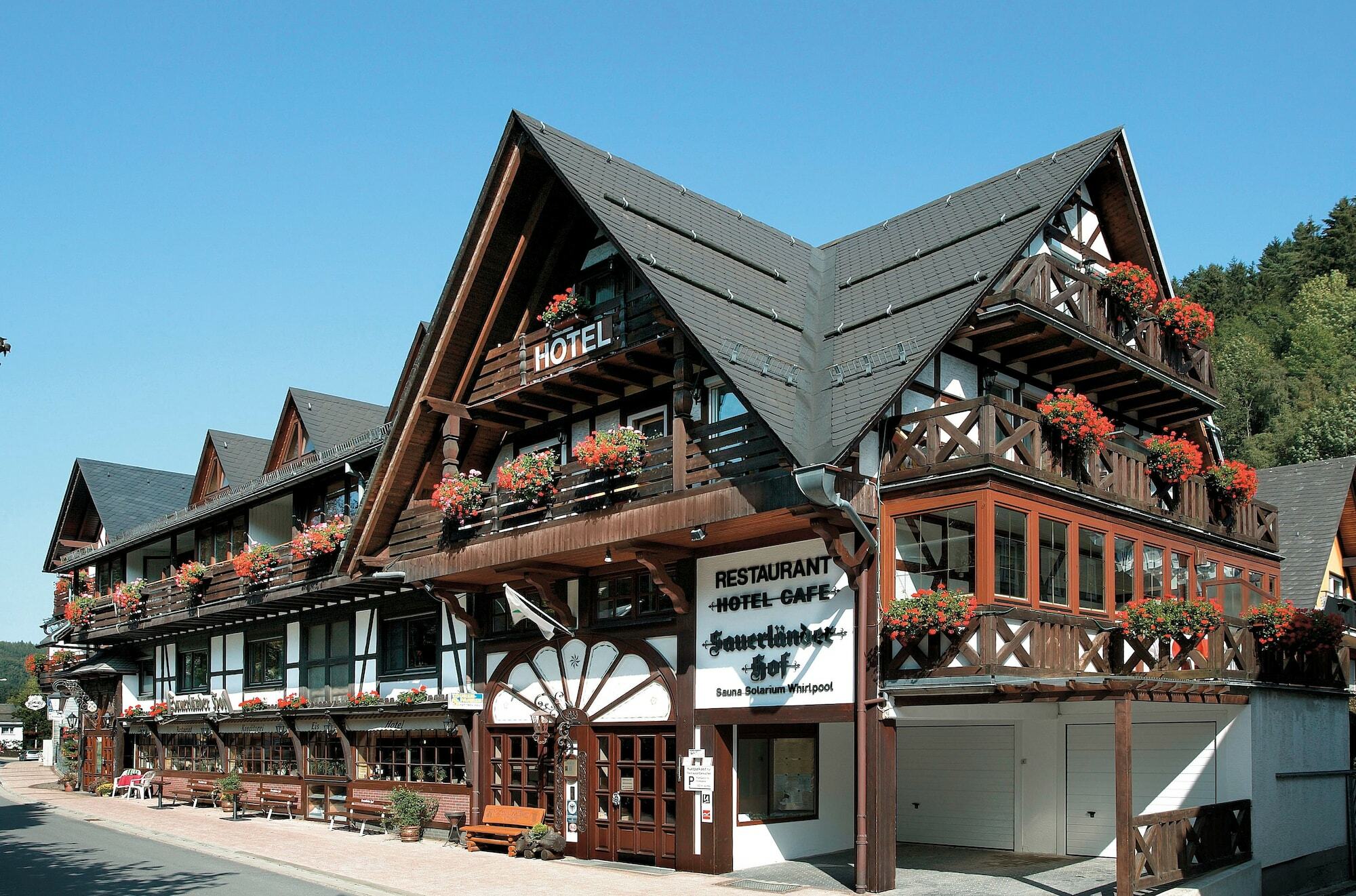 וילינגן Hotel Sauerlaender Hof מראה חיצוני תמונה